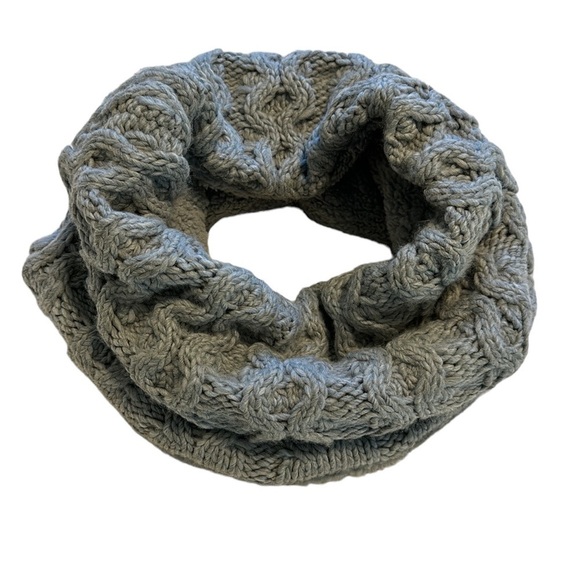 Simon’s Chunky Cable Knit Sherpa Lined Cowl Scarf - New! - Picture 2 of 9